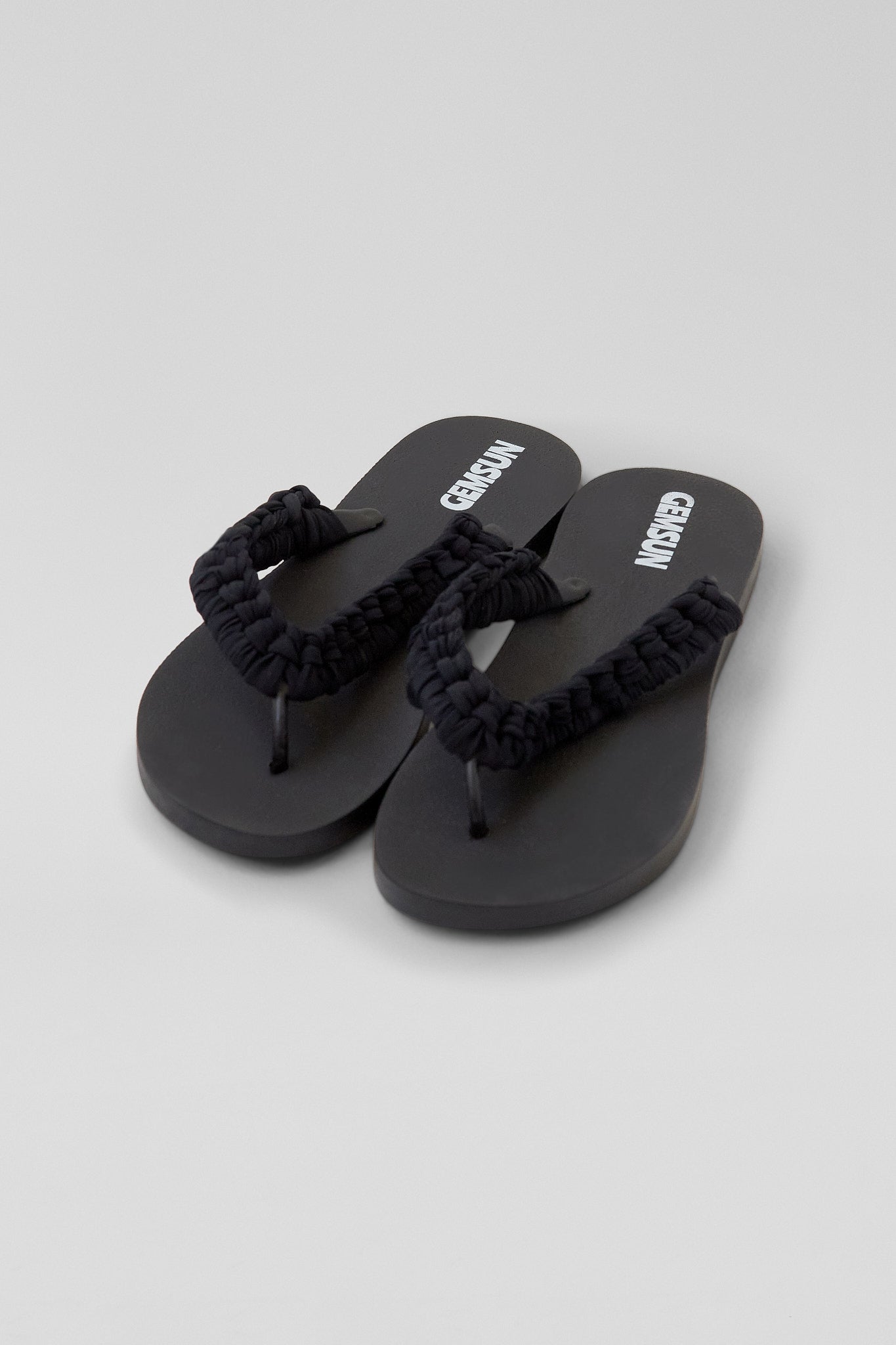 FLIP FLOPS